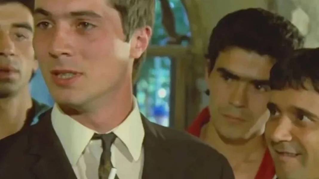 Hababam Sınıfı'ndan bir yıldız daha kaydı! Ünlü oyuncu 68 yaşında hayata gözlerini yumdu 4